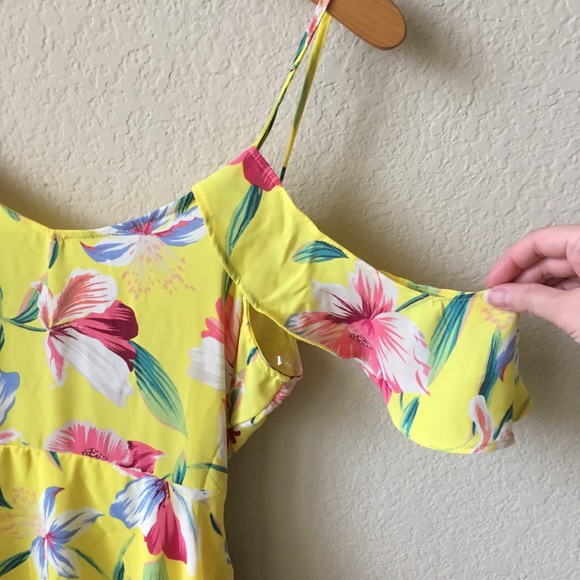 Off-the-Shoulder Floral Wrap Dress - Picture 5 of 6